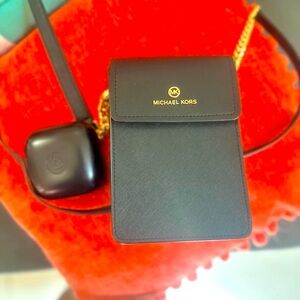 Michel Kors cellphone purse